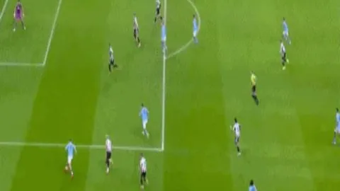 余嘉豪24分12板助力，萨姆纳全能秀54分10助7板，浙江队延续五连胜辉煌战四川