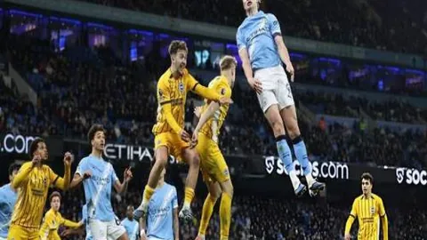 天津女篮面临无薪球员困境，职业俱乐部形象受损黯淡。